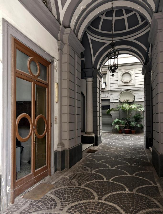 Elegant Apartment At Chiaia By Wonderful Italy Naples Extérieur photo